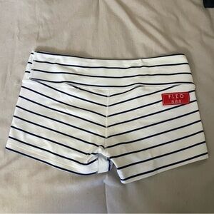 NWOT Fleo Jackie 2.0 Shorts Size Medium